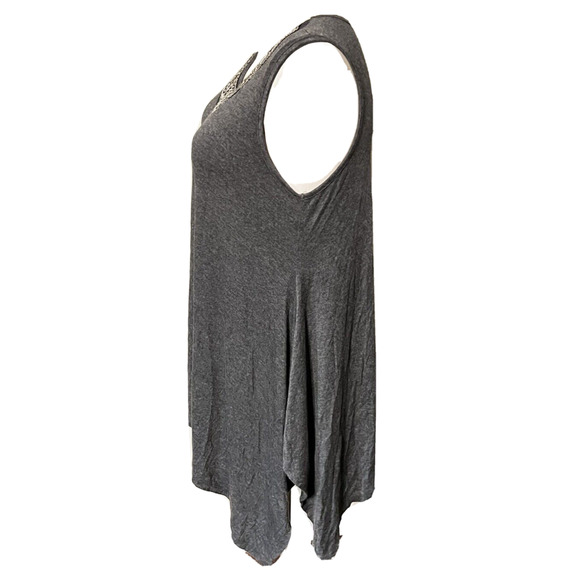 LA VANYA Womens Tunic Tank Top Size 3X Dk Gray Shark Bite Hem Embellished Neck - Picture 7 of 9